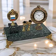 Часы «Элина» с гербом ФСО и подставками — фотография 1