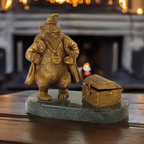 Фигурка «Медведь с сундуком» из бронзы и камня — красивый подарок