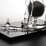 Скульптура «Бренность власти» из боросиликатного стекла — фотография 3